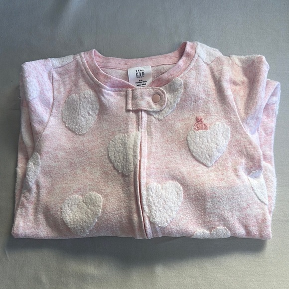 GAP - Pink Heart Footed Onesie sleeper - Picture 1 of 5